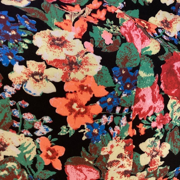 Adorable bright floral fitted blazer by Sweet Rain - Picture 7 of 8